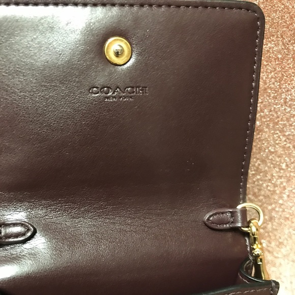 ❌❌ SOLD❌❌ Coach Pouch Crossbody - Picture 6 of 9